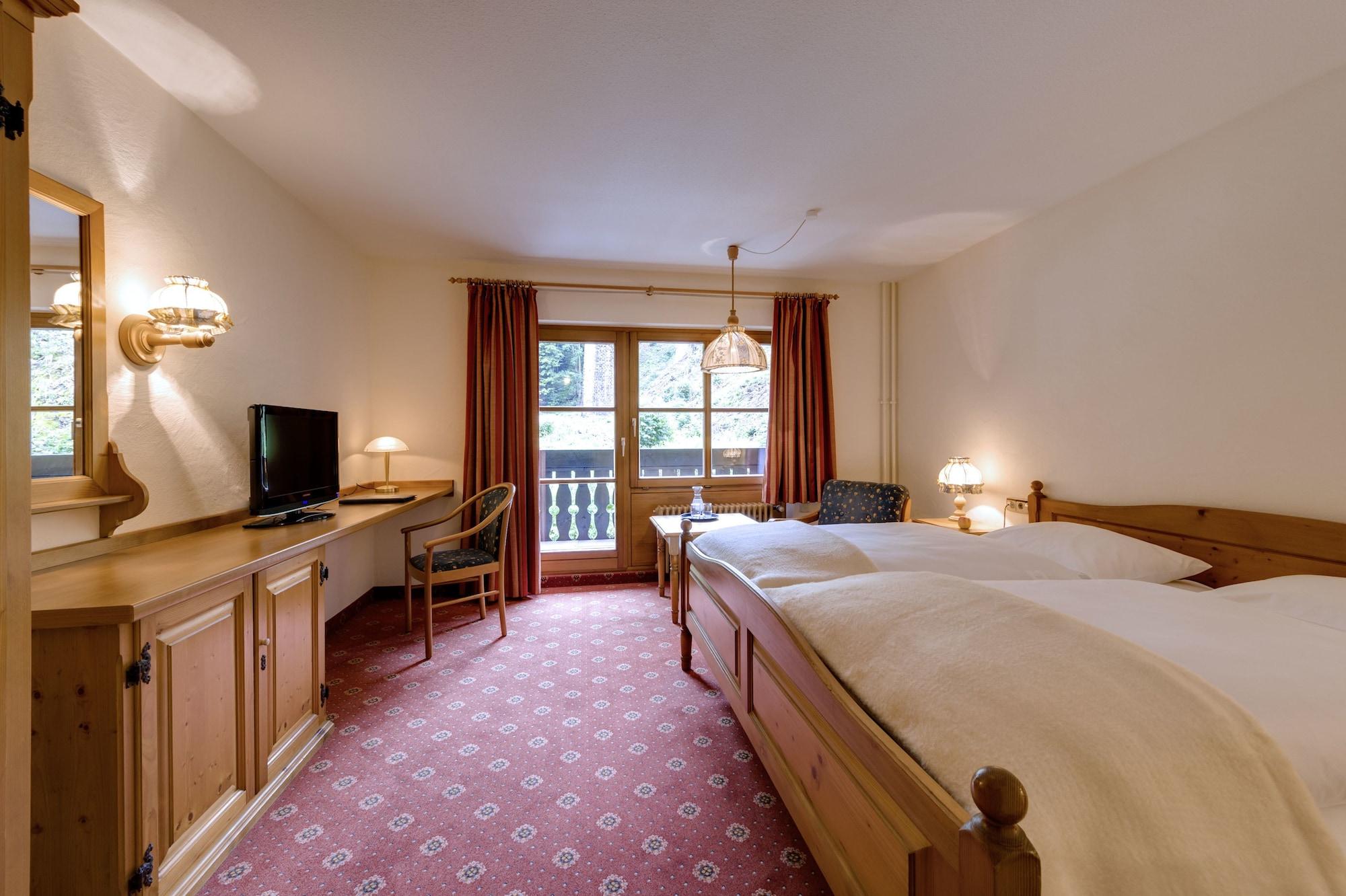 Hotel Hofgut Sternen - Ravennaschlucht Брайтнау Екстериор снимка