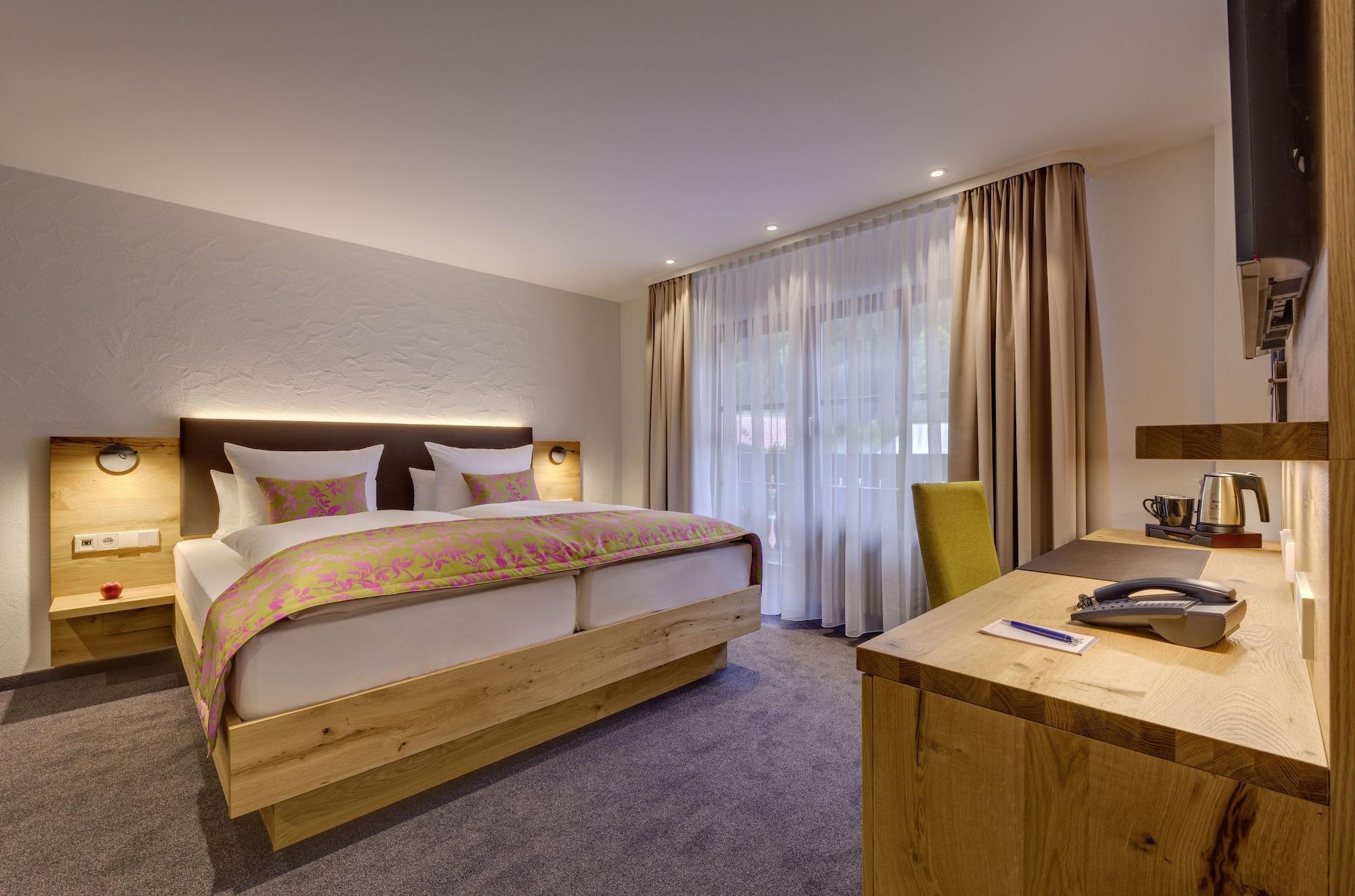 Hotel Hofgut Sternen - Ravennaschlucht Брайтнау Екстериор снимка