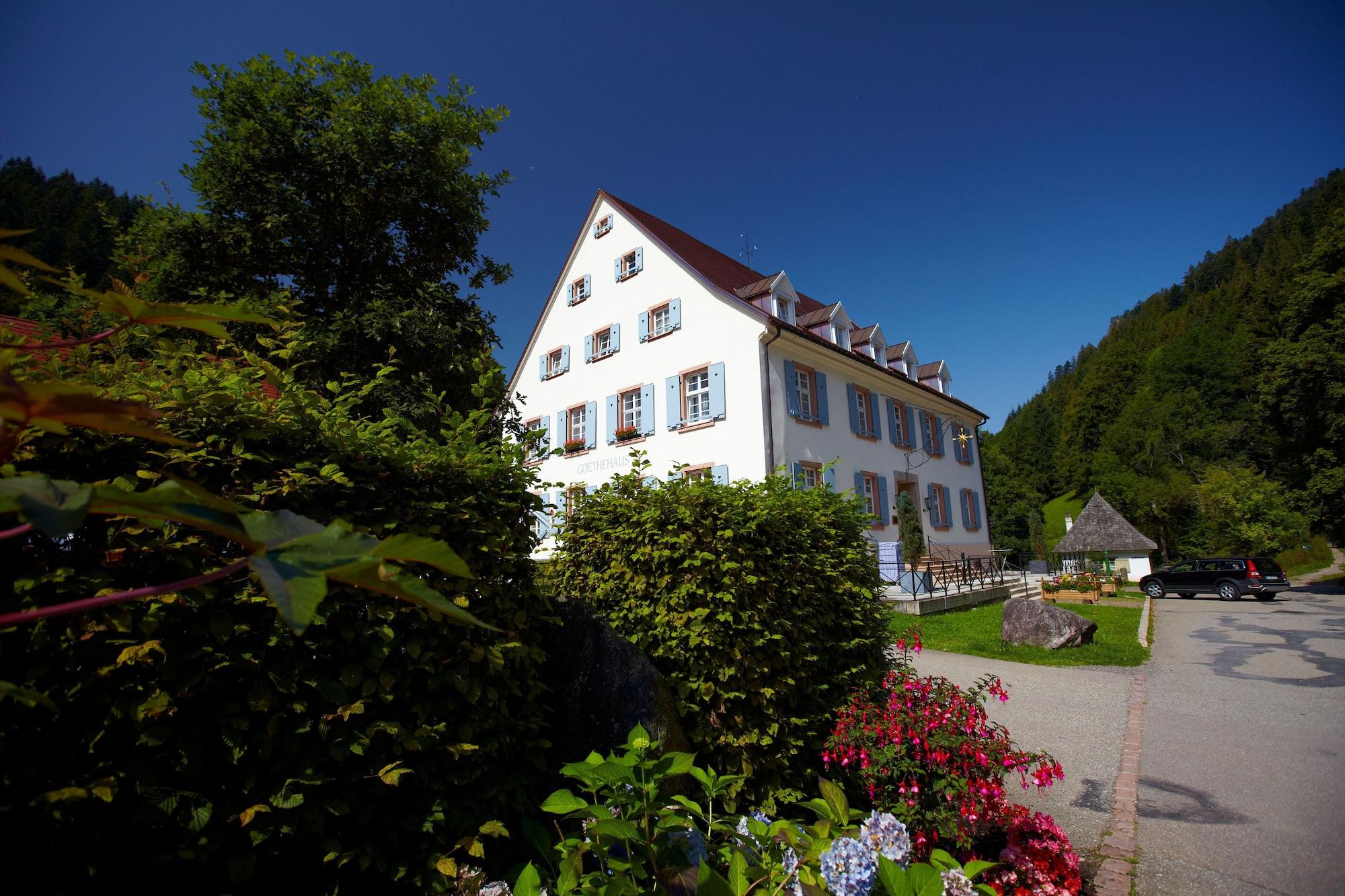 Hotel Hofgut Sternen - Ravennaschlucht Брайтнау Екстериор снимка