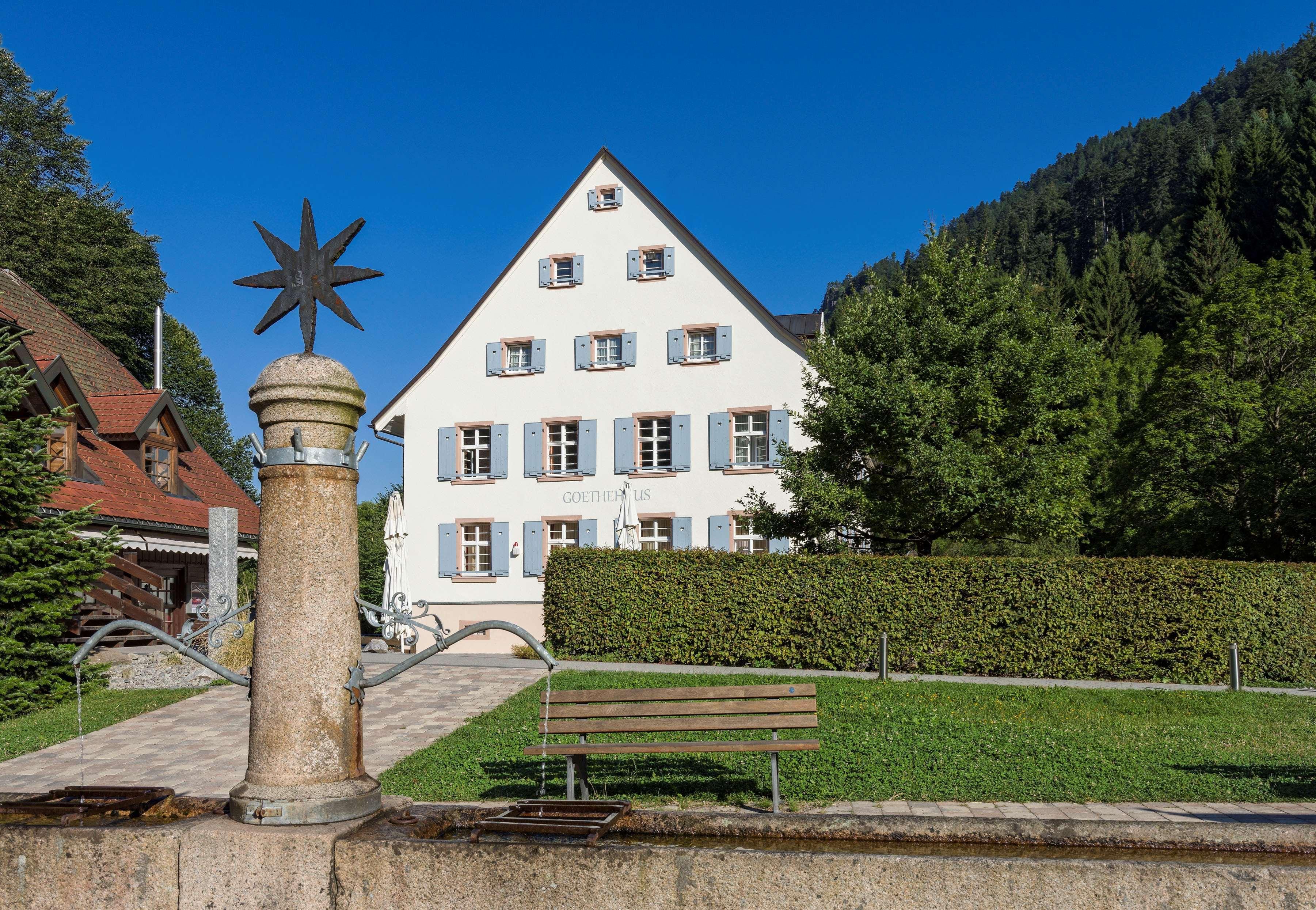 Hotel Hofgut Sternen - Ravennaschlucht Брайтнау Екстериор снимка