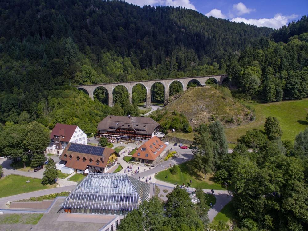 Hotel Hofgut Sternen - Ravennaschlucht Брайтнау Екстериор снимка