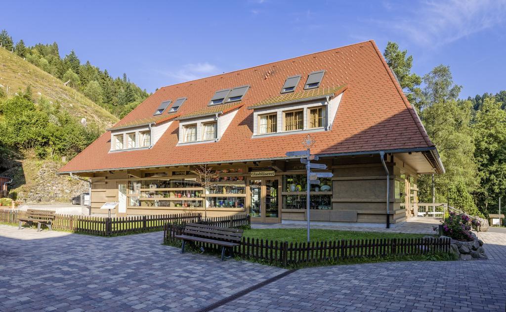 Hotel Hofgut Sternen - Ravennaschlucht Брайтнау Екстериор снимка
